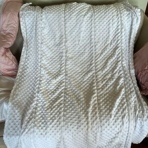 Beddy’s blush pink zippered bedding with white minky inside. EUC